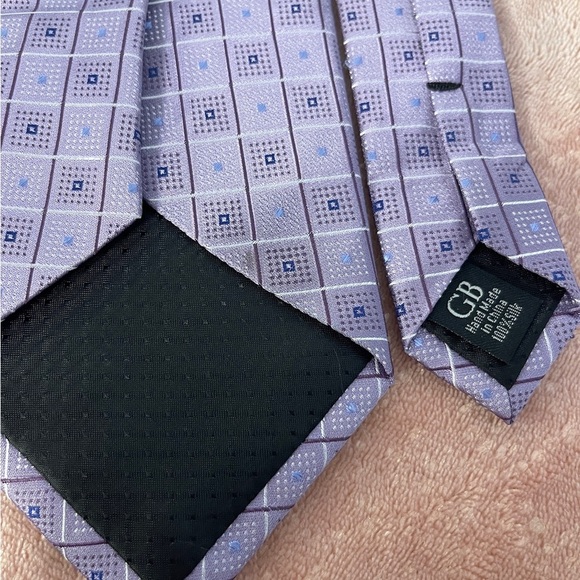 Geoffrey Beene Lavender Geometric Men's Tie - Picture 7 of 8